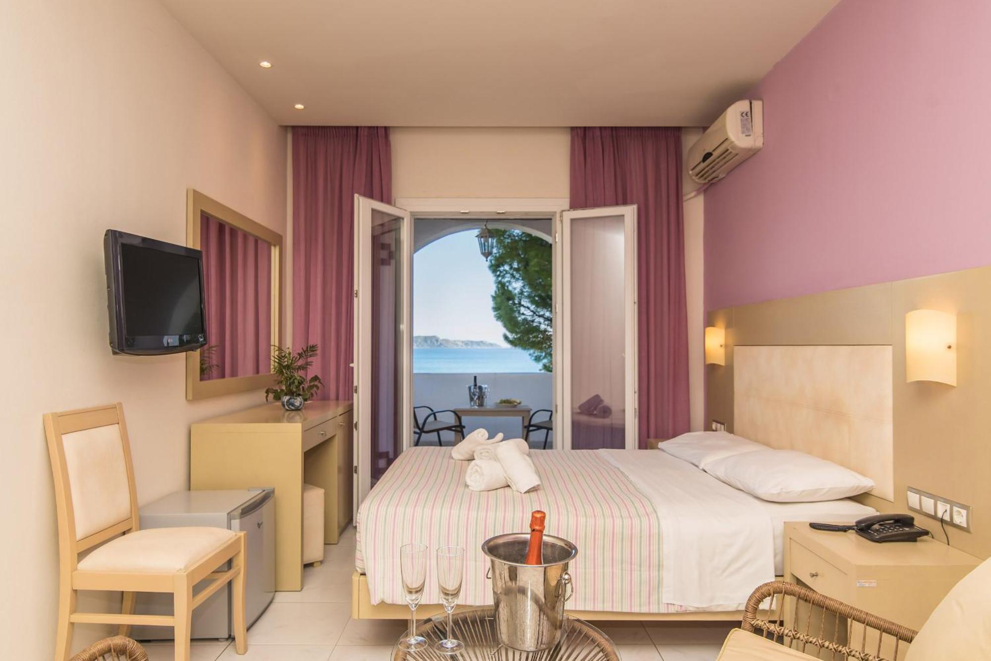Porto Koukla Hotel