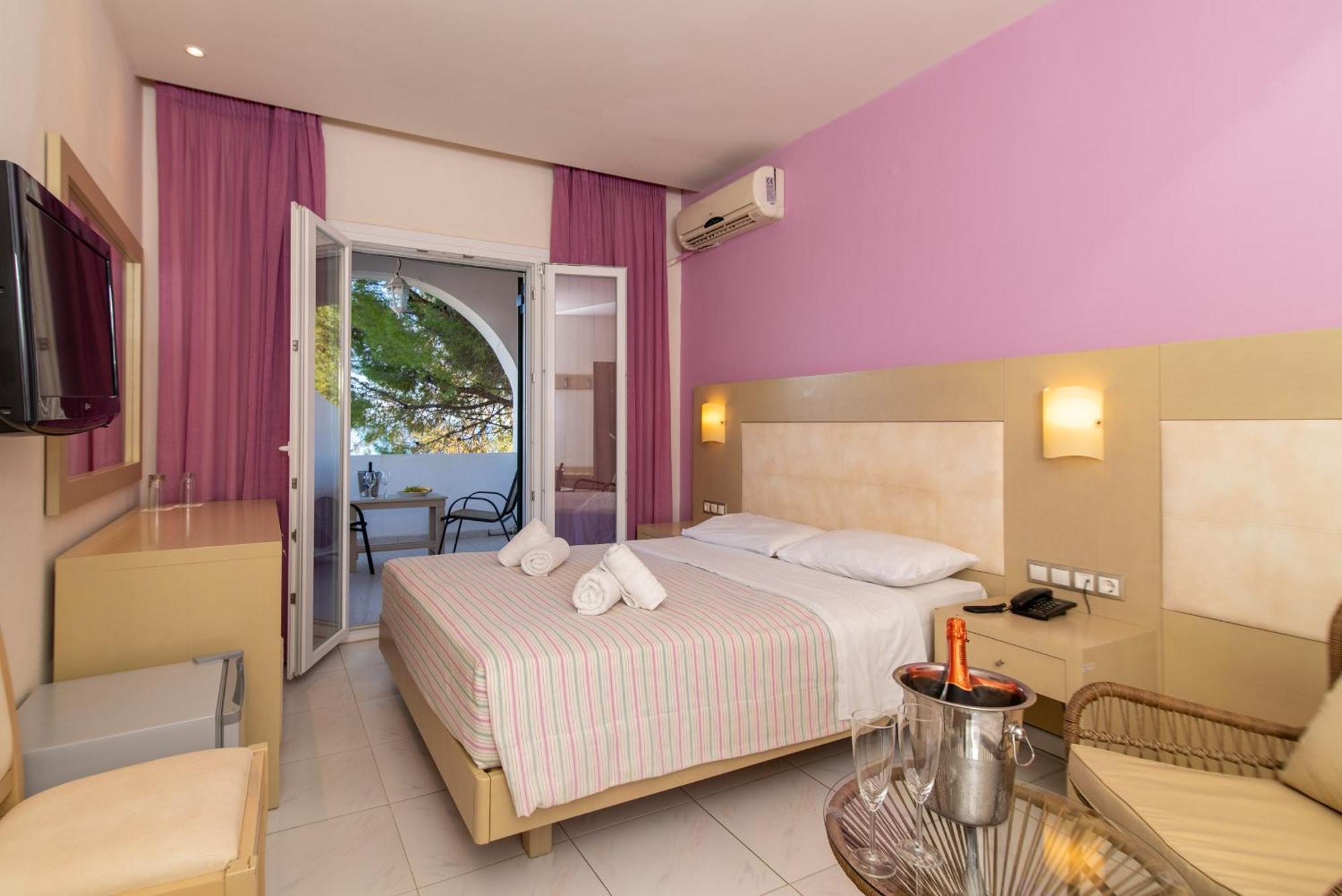 Hotel Porto Koukla 3*