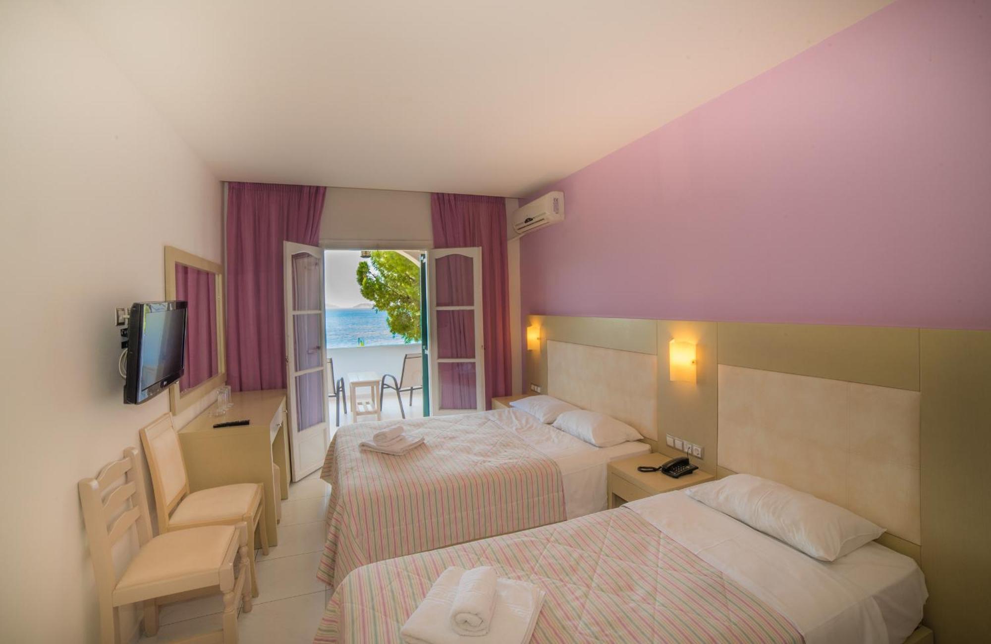 Porto Koukla Hotel